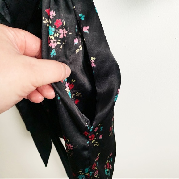 Victoria’s Secret Satin Kimono Floral Robe - Picture 6 of 8